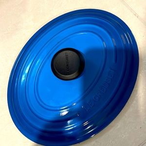 Le Creuset oval lid